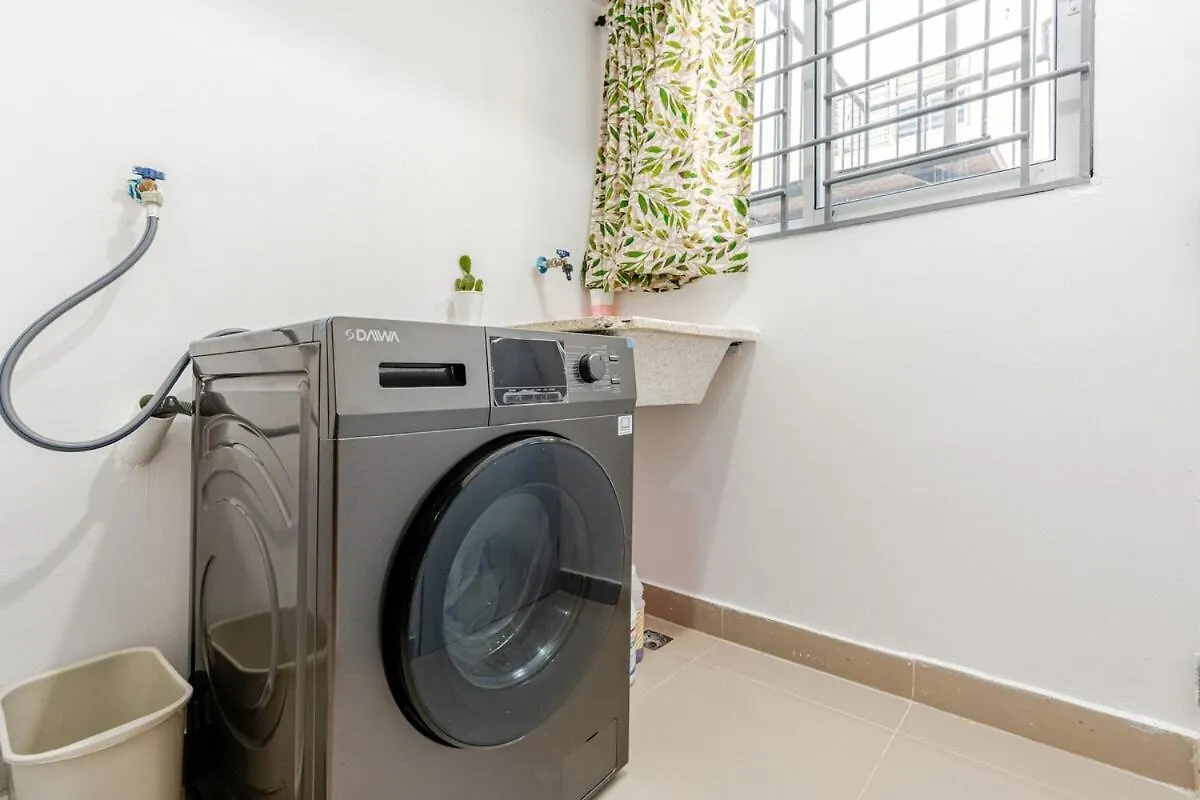 Apartment Ferienwohnung Chic Urban Retreat With Pool, Gym, & Free Parking Santiago De Los Caballeros