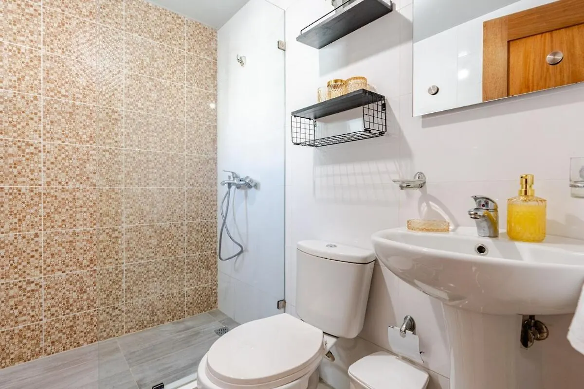 Ferienwohnung Chic Urban Retreat With Pool, Gym, & Free Parking Santiago De Los Caballeros Dominikanische Republik