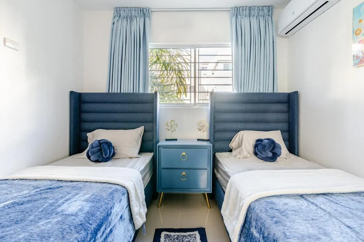 Ferienwohnung Chic Urban Retreat With Pool, Gym, & Free Parking Santiago De Los Caballeros 0*,