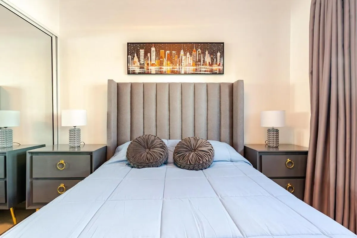Ferienwohnung Chic Urban Retreat With Pool, Gym, & Free Parking Santiago De Los Caballeros