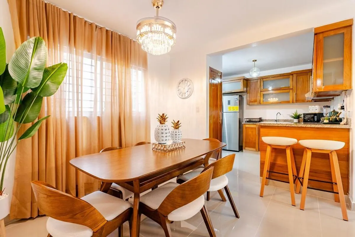 Ferienwohnung Chic Urban Retreat With Pool, Gym, & Free Parking Santiago De Los Caballeros Dominikanische Republik